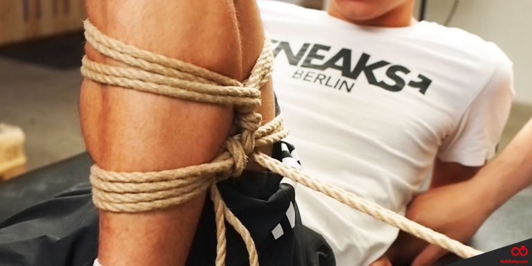 TUTORIAL: Bondage Basics – How To Tie Up A Leg