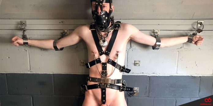 VP-Jamesbondagesx-1810